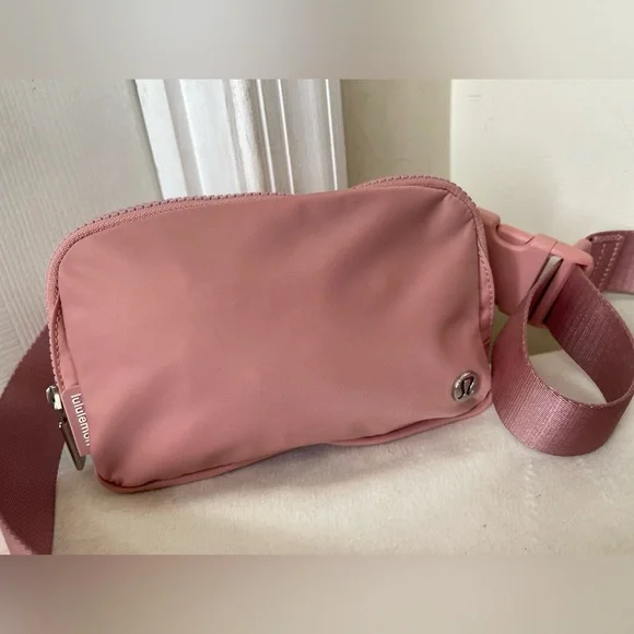lululemon athletica Dusty Pink Crossbody Belt Bag - Picture 6 of 7